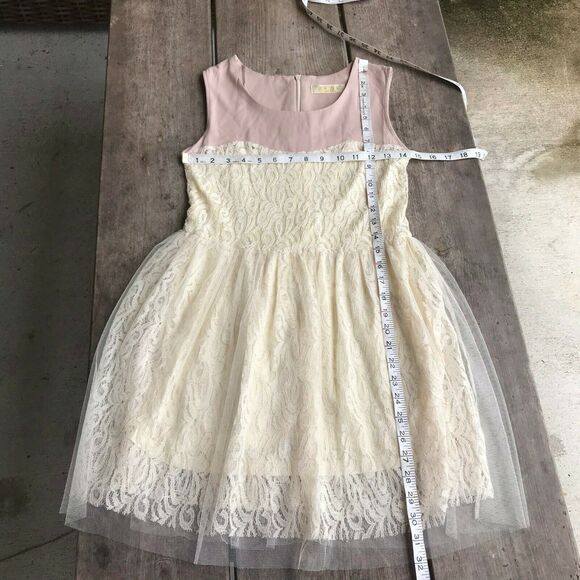 Cream Beige Lace Dress Ballerina‎ Look Zips Up The Back Size Small - Picture 5 of 6
